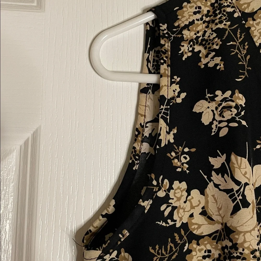 Floral Sleeveless Blouse, Women’s M, Black Beige